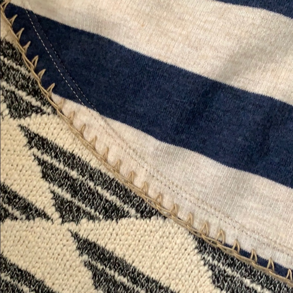 Mystree brand poncho (with sleeves) - Picture 3 of 6